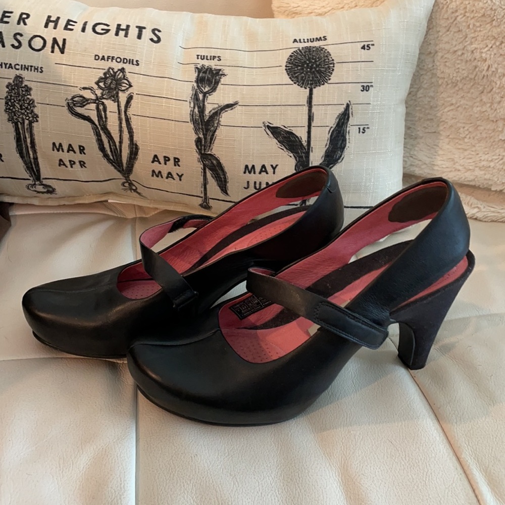 Tsubo Acrea heels